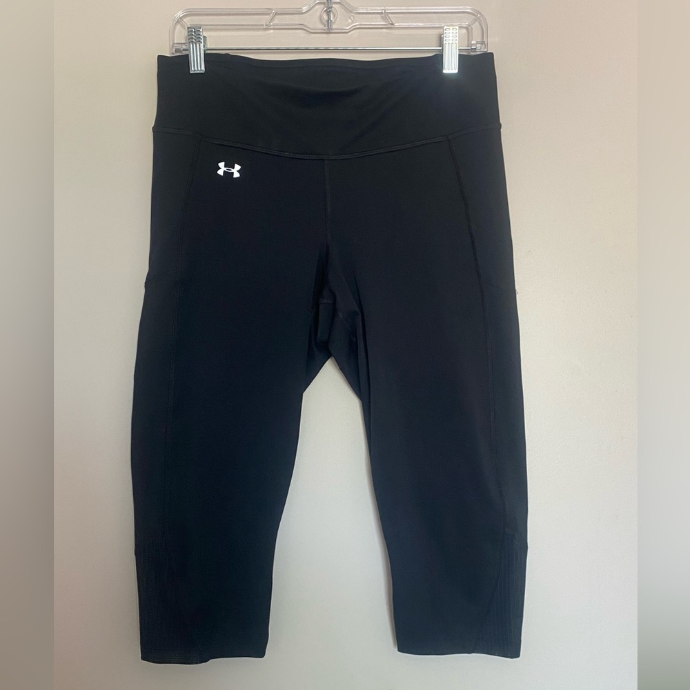 Under Armour Black Athletic‎ Capris women size s